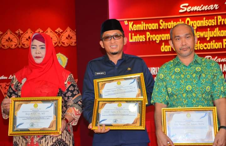 Wali Kota Padang Sabet Dua Penghargaan dari HAKLI
