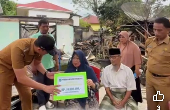 Wali Kota Sawahlunto Tinjau Lokasi Kebakaran di Santur, Serahkan Bantuan untuk Korban