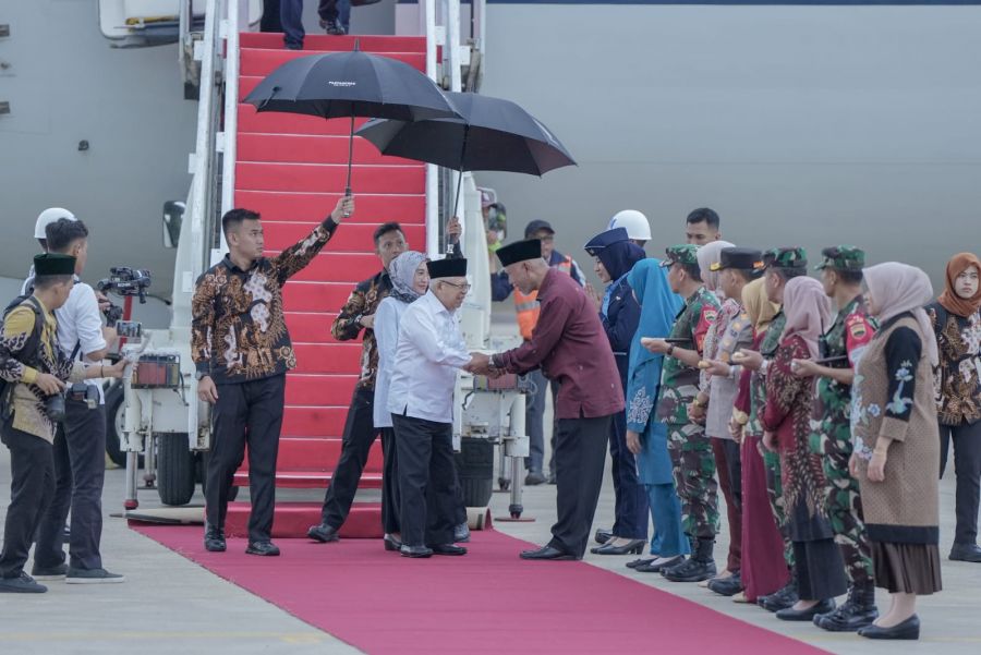 Wapres RI Ma'ruf Amin Kunker ke Sumbar, Disambut oleh Mahyeldi Beserta Forkopimda Prov. Sumbar