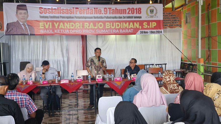 Warga Kuranji Antusias Ikuti Sosper No 9 Tahun 2018 Bersama Wakil Ketua DPRD Sumbar Evi Yandri