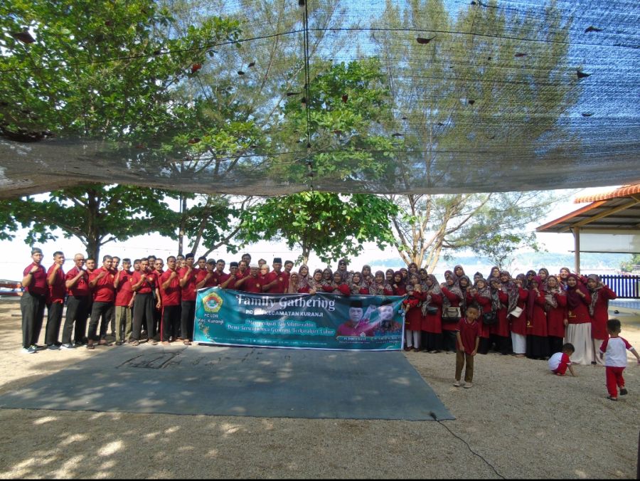 Warga LDII PC Kuranji Pererat Silaturahim Lewat Family Gathering di Pantai Gabuo Bungus