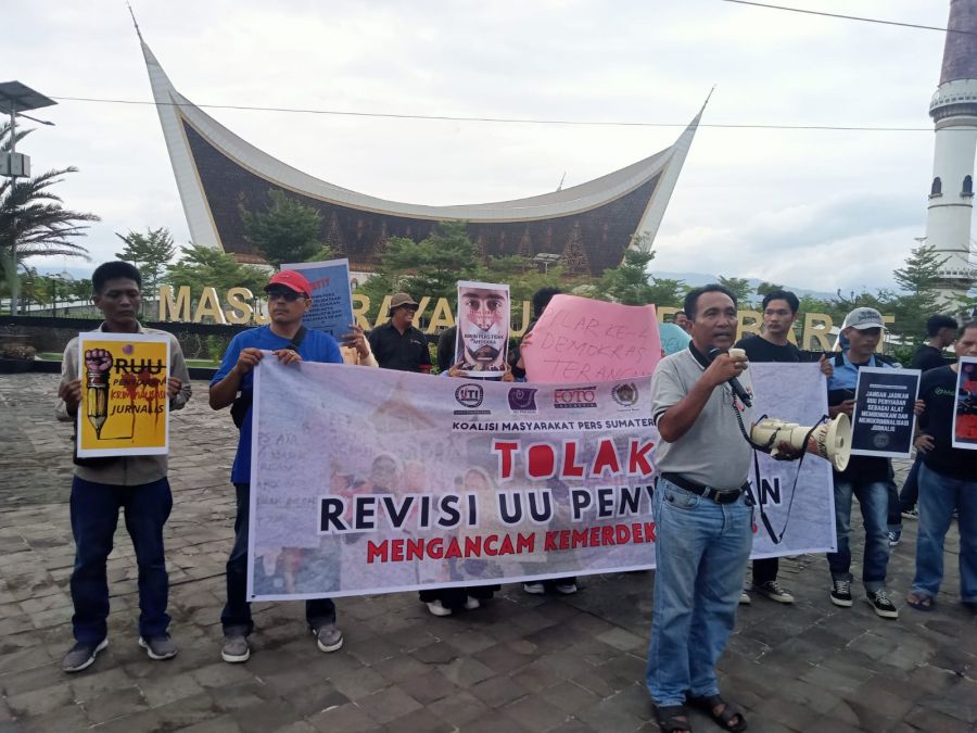 Wartawan Sumbar Tolak Revisi RUU Penyiaran