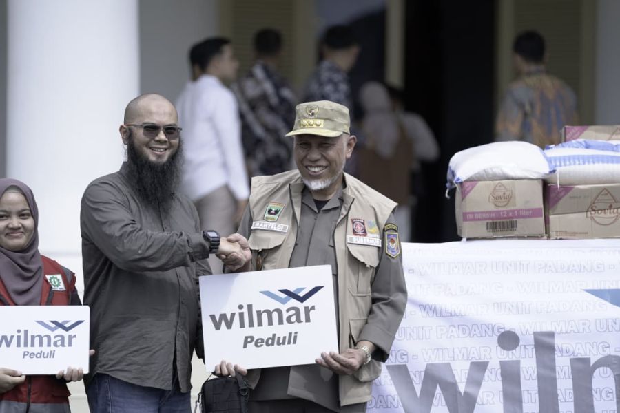 Wilmar Serahkan 6 Ton Bantuan untuk Korban Bencana di Sumbar