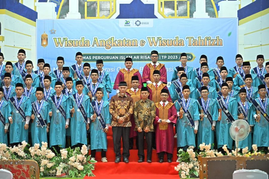 Wisuda 222 Santri, Mahyeldi Apresiasi Peran Perguruan Ar Risalah dalam Cetak Para Lulusan Terdidik