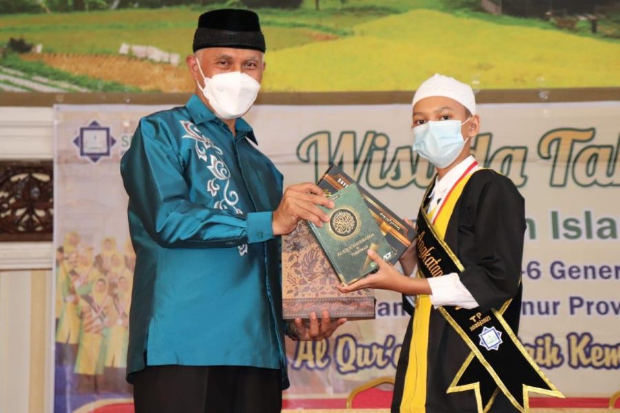 Wisuda Tahfiz SD Islam Ar Risalah, Gubernur Mahyeldi: Sekolah Swasta Miliki Keunggulan dari Negeri