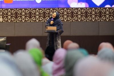 DWP UNP Hadirkan dr. Aisah Dahlan, Bahas Komunikasi dan Ketahanan Keluarga di Era Digital
