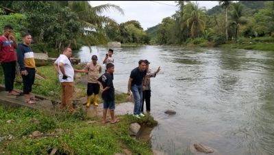 Kapolresta Padang Ikuti Pencarian Korban Hanyut di Sungai Lubuk Tongga, 1 Korban Ditemukan Tewas
