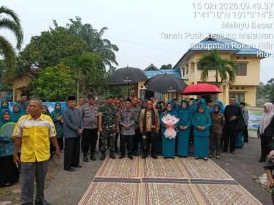 Bupati Rohil Lantik Ketua TP PKK Tanah Putih Tanjung Melawan, Danramil Hadir